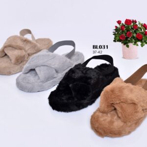 25pairs mixed color and sizes flafy sandals for ladies(below price is 25pairs)already in kenya