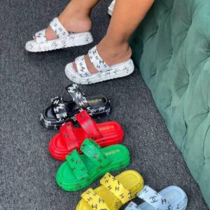 10pcs mixed color and sizes Classy Sandals(below price is 10pcs)already in kenya