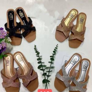 Luxury Crystal Slippers for Women Summer Shoes Fashion Casual Comfortable Bling Designer Chinelos Square Toe Flat Heel Slides (below price is for 25 pairs) Goods in Tanzania