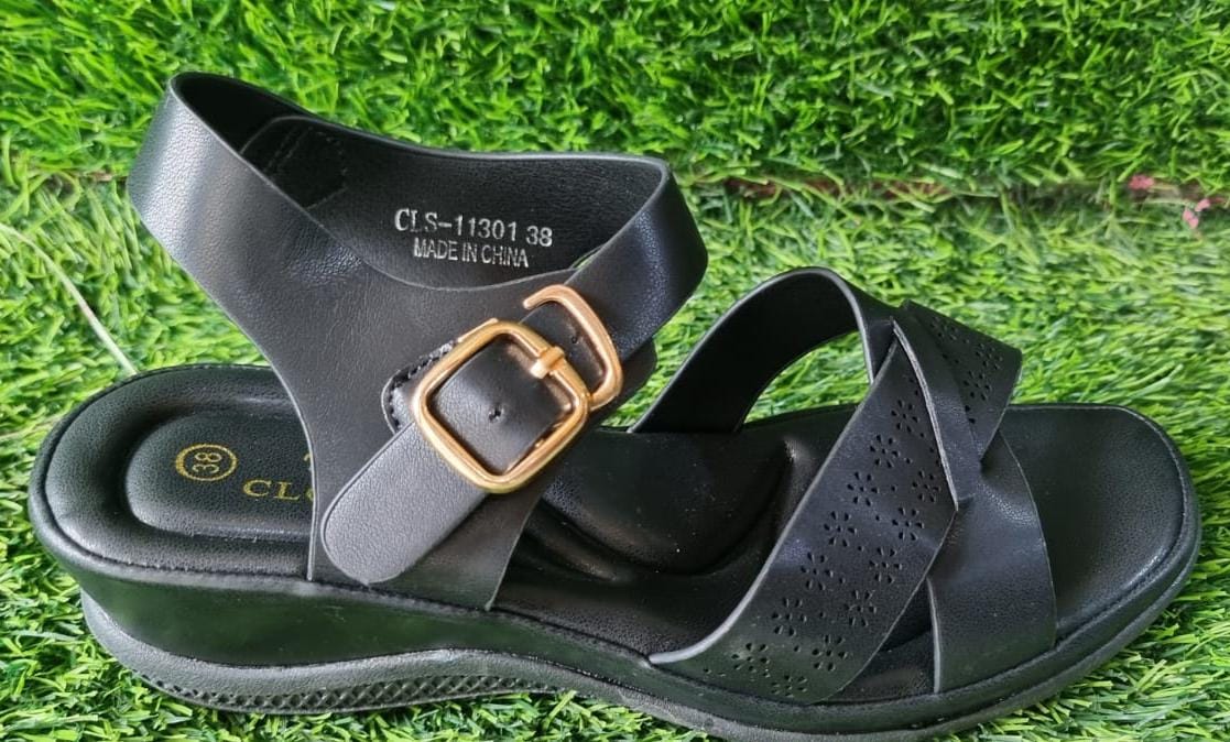 Fashion Wedge sandal for women size(37-42)(Goods inKenya)