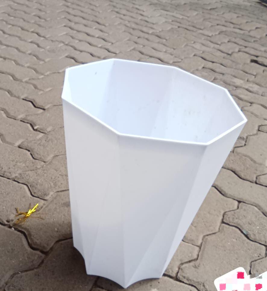 Vase White Plastic (already in kenya)