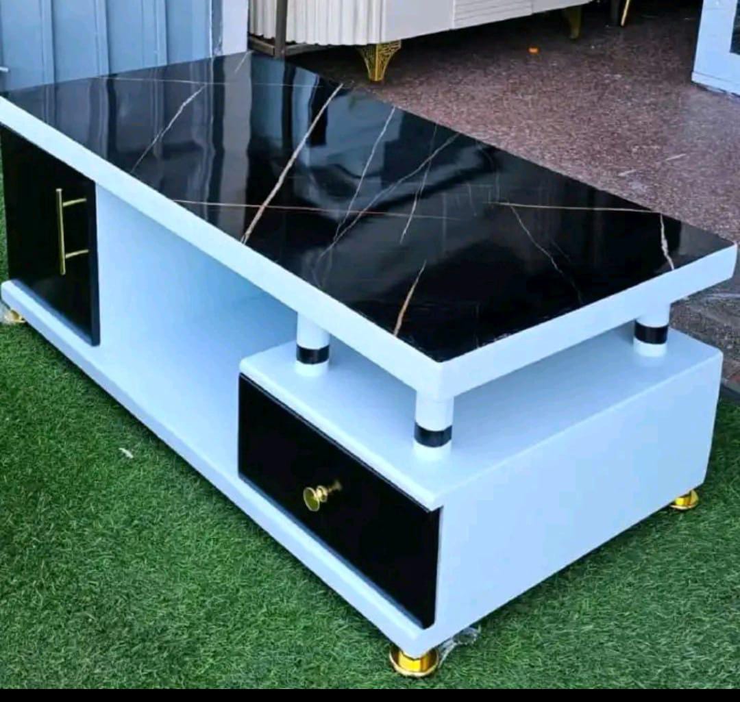 Modern High-Quality Wooden Coffee Table (GOODS IN KENYA)