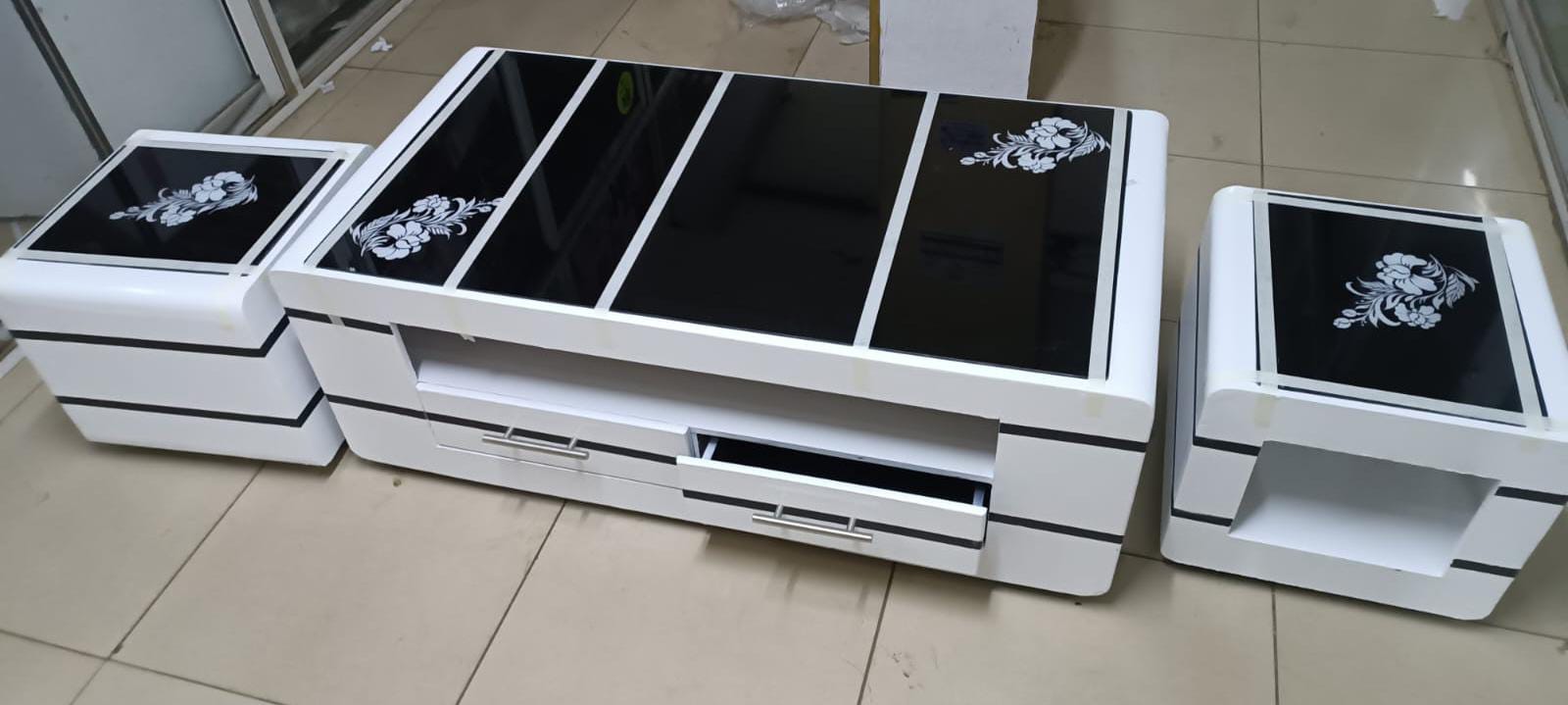 Smart Modern Tv Stand and It's Coffee Table ( GOODS IN KENYA)