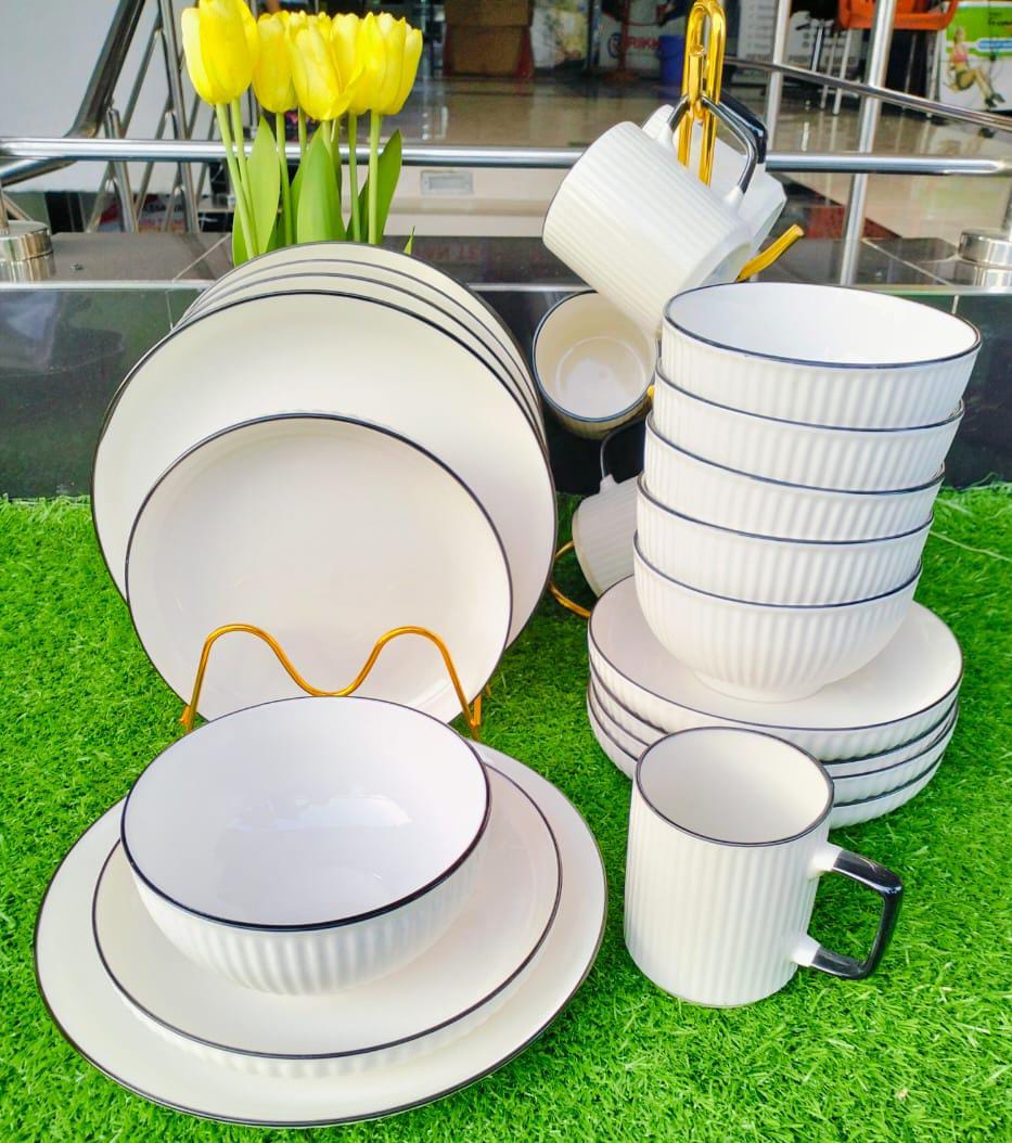24pcs Japanese Dinner Set (goods in kenya)