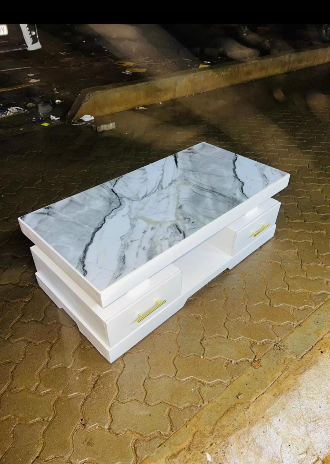 MODERN COFFEE TABLE