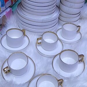 32 pcs ▶️Elegant European Porcelain Dinner set(goods in kenya)